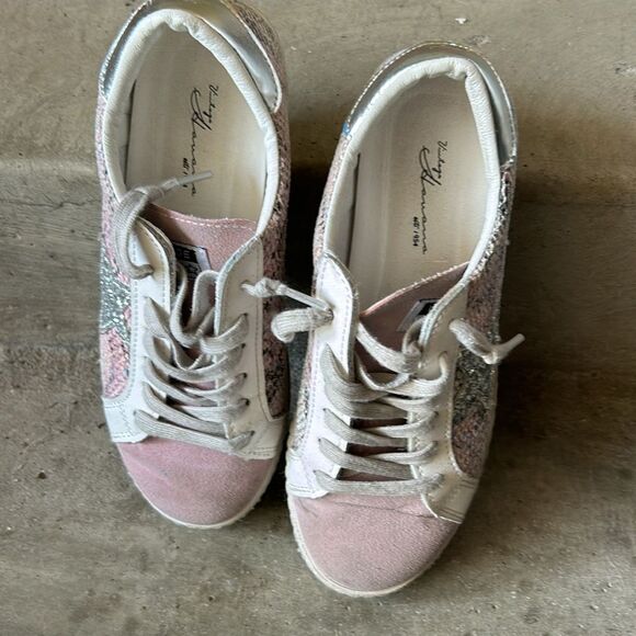 Vintage Havana Pink adorable worn once size 6 sneakers - Picture 7 of 9